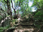 57 In decisa-ripida salita alla cima del Monte Zucco